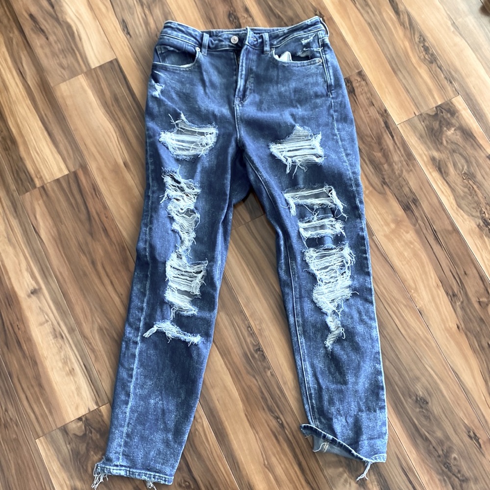 American Eagle Mom Jean. Stretch. Worn once.